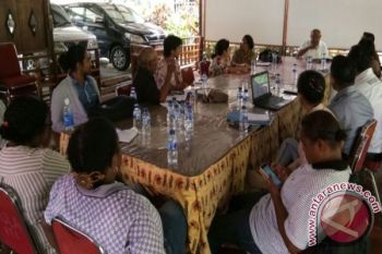 LMA ajak warga jaga kebersihan Teluk Youtefa