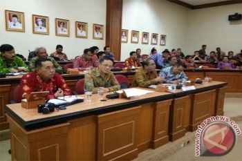 DPRD Kalteng Pertimbangkan Pansus Tertibkan Izin PBS