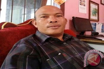 Berjuang demi pembangunan jalan desa