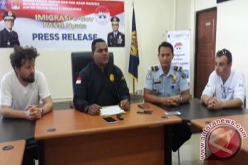 Imigrasi Tembagapura deportasi dua warga negara Prancis