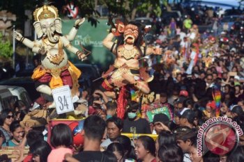 Pawai Ogoh-Ogoh Ramaikan "Pengerupukan" Di Buleleng