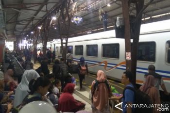KAI Purwokerto Maksimalkan Rangkaian Tiga Kereta Api - (d)