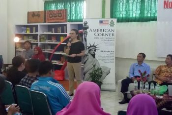 Kedubes AS Ajak Mahasiswa Peduli Kekerasan Perempuan