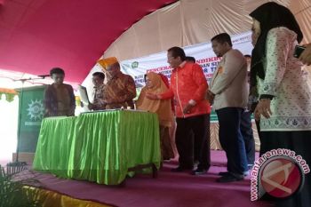 Mendikbud Bantu Komputer Perguruan Muhammadiyah 