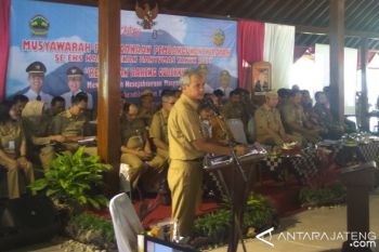 Ganjar: Pemkab eks Keresidenan Banyumas Kreatif Kurangi Kemiskinan