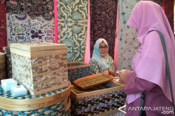 Keranjang Bambu Berajut Batik Khas Cilacap Tembus Pasar Ekspor 