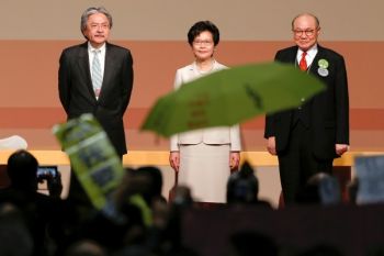 Pemimpin Baru Hong Kong Janji Atasi Perpecahan