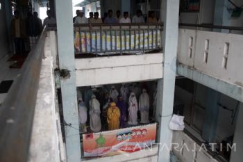 Pengungsi Syiah Bertahan di Pengungsian