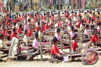 2017 Penenun Disiapkan Dalam Festival Sumba 