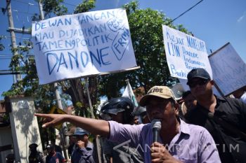 Demo Usut Mafia Perizinan di Jombang