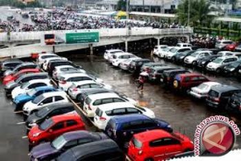 Dishub Libatkan Warga Kelola Parkir Tepi Jalan 