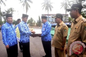 Barut Terima Bantuan Makanan Tambahan Dari Gubernur 