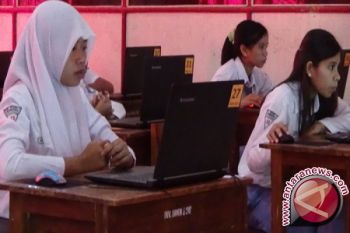 Sebanyak 2.940 Siswa SMP/MTs Padang Ikuti UNBK