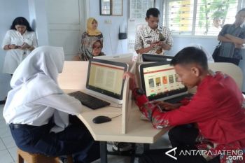 11 Sekolah di Kudus Dilengkapi Pustaka Digital 
