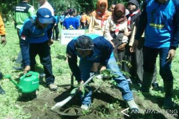 Hijaukan Objek Wisata Gununggono, Masyarakat Tanam 10.000 Bibit Tanaman 