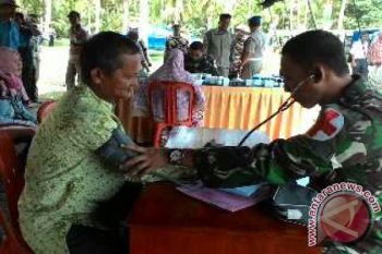 Nawi Pasien Pengobatan Massal Ingin Anaknya Jadi Tentara