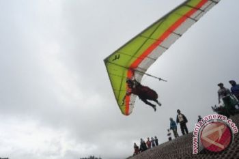 Pemkab Sijunjung Kembangkan Objek Wisata Aerosport