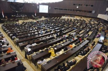 Paripurna DPR Setujui Komisioner Baru Bawaslu dan KPU