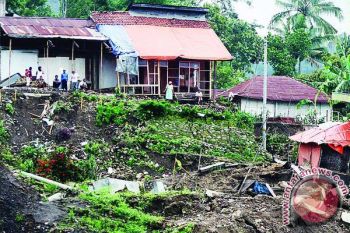 Ratusan Ribu Warga Bermukim di Lokasi Rawan