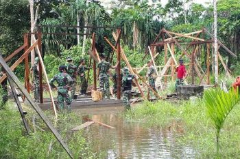 Satgas TMMD bangun fasilitas MCK di Kampung Bhituka  