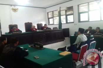 Hakim Vonis Bebas Mantan Bupati Konawe Utara
