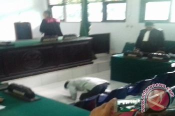 Vonis Bebas, Mantan Bupati Konawe Utara Sujud Syukur