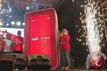 Tiga Juta Pelanggan Telkomsel di NTT