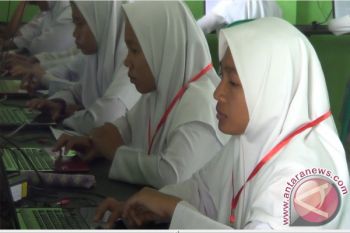 2.716 Siswa SMA Agam Ikuti UNBK