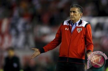 Argentina pecat pelatih Bauza