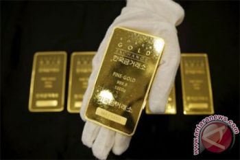 Perang dagang membuat harga emas naik