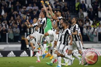 Juventus habisi Barcelona 3-0, Dybala cetak dua gol