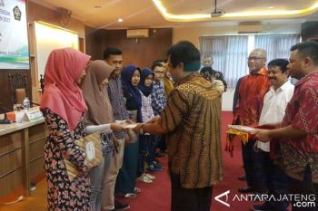 Lulusan Terbaik Sekolah Jurnalistik PWI Jateng Didominasi Mahasiswi