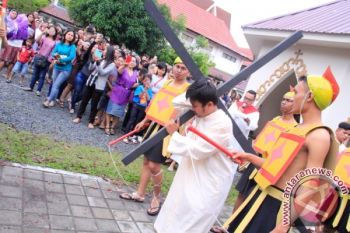 Drama Penyaliban Yesus di Palangka Raya