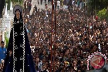 Wisatawan Terkesima Dengan Prosesi Semana Santa 