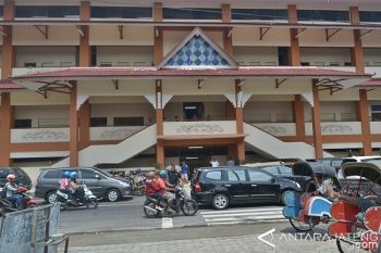 Pedagang Mulai Boyongan ke Pasar Klewer Baru 