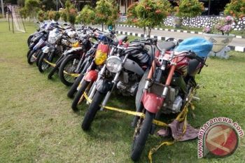 Polisi Mukomuko Tilang Belasan Motor Balap Liar