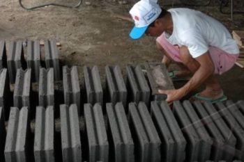 Waduh! Usaha Batako Terancam Tutup Akibat Kesulitan Pasir 