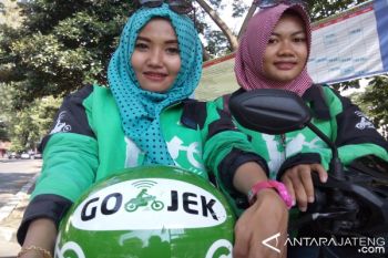 Profesi Ojek "Online" Kian Dilirik Wanita