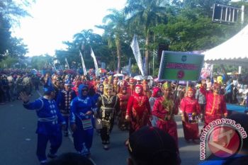 Sultra Gelar Karnaval Tenun Daerah 2017
