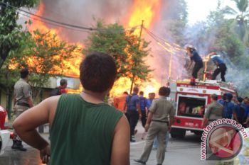 Satu Rumah Semi Permanen Terbakar di Sawahlunto
