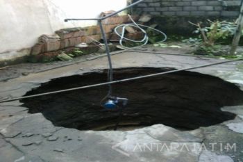 Dandim Kediri Tinjau Lokasi Sumur Ambles    