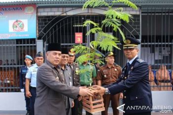 12.000 Bibit Albasia dari Rutan Kebumen untuk Penghijauan