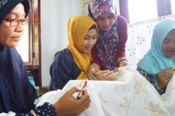 Batik Jalur Segera Hiasi Kabupaten Kuantan Singingi