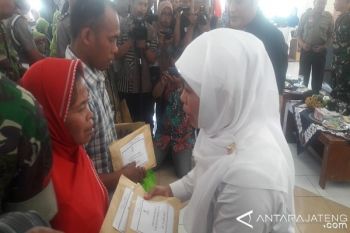 Mensos Serahkan Santunan Korban Banjir Bandang Magelang