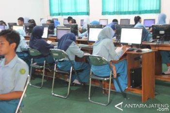 Enam Siswa SMP Magelang Tak Ikuti UNBK