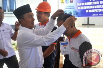 Pemkab Lombok Barat Tingkatkan Keahlian Tukang Bangunan 