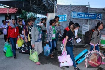 Malaysia Kembali Deportasi 97 TKI melalui PLBN Entikong