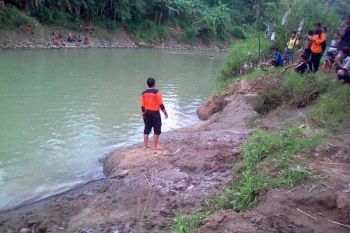 Mandi di Sungai, Bocah Perempuan Usia 9 Tahun Hilang