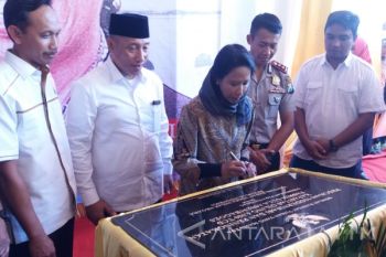 Menteri BUMN Letakkan Batu Pertama Peningkatan Kapasitas Giling PG Situbondo (Video)