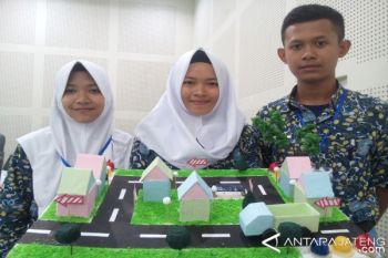 Siswa SMKN 7 Semarang Rancang Aplikasi Pengelolaan Sampah Terpadu 